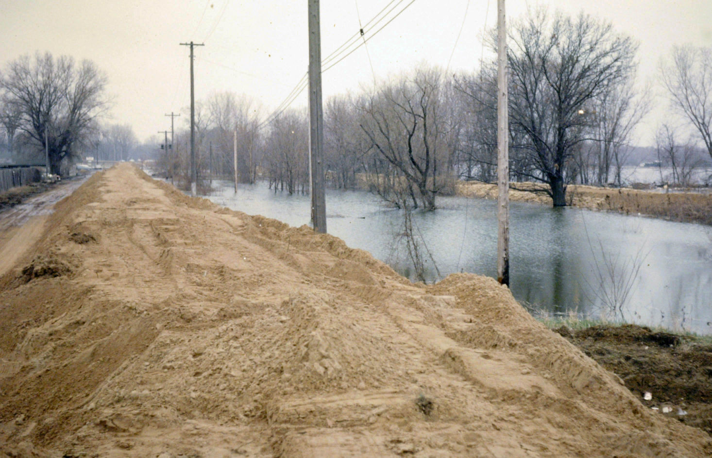 From Tribune files: Photos from the Great Flood of 1965